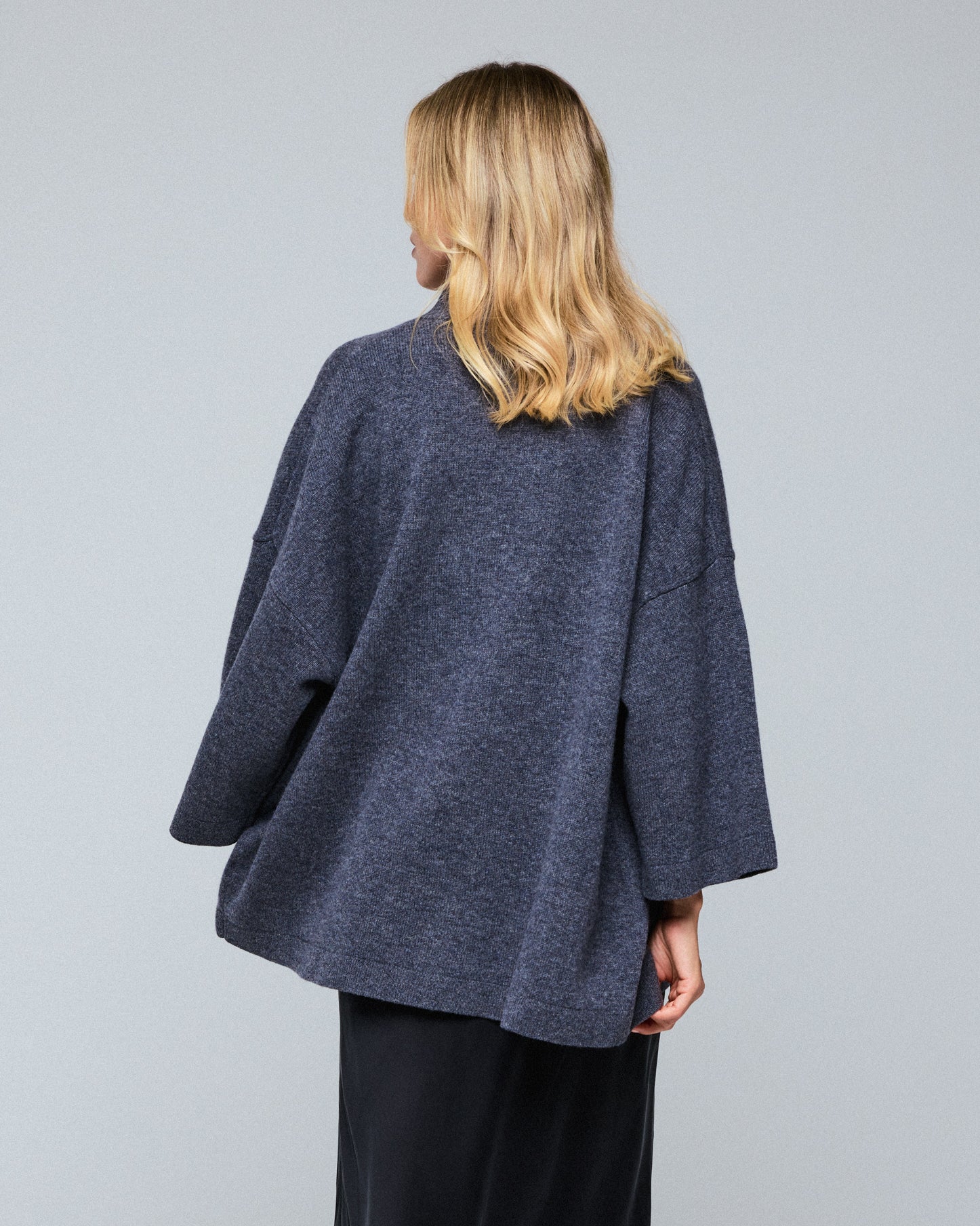 Gilet Gris Col Châle Manches Longues en Laine merinos - Image 8