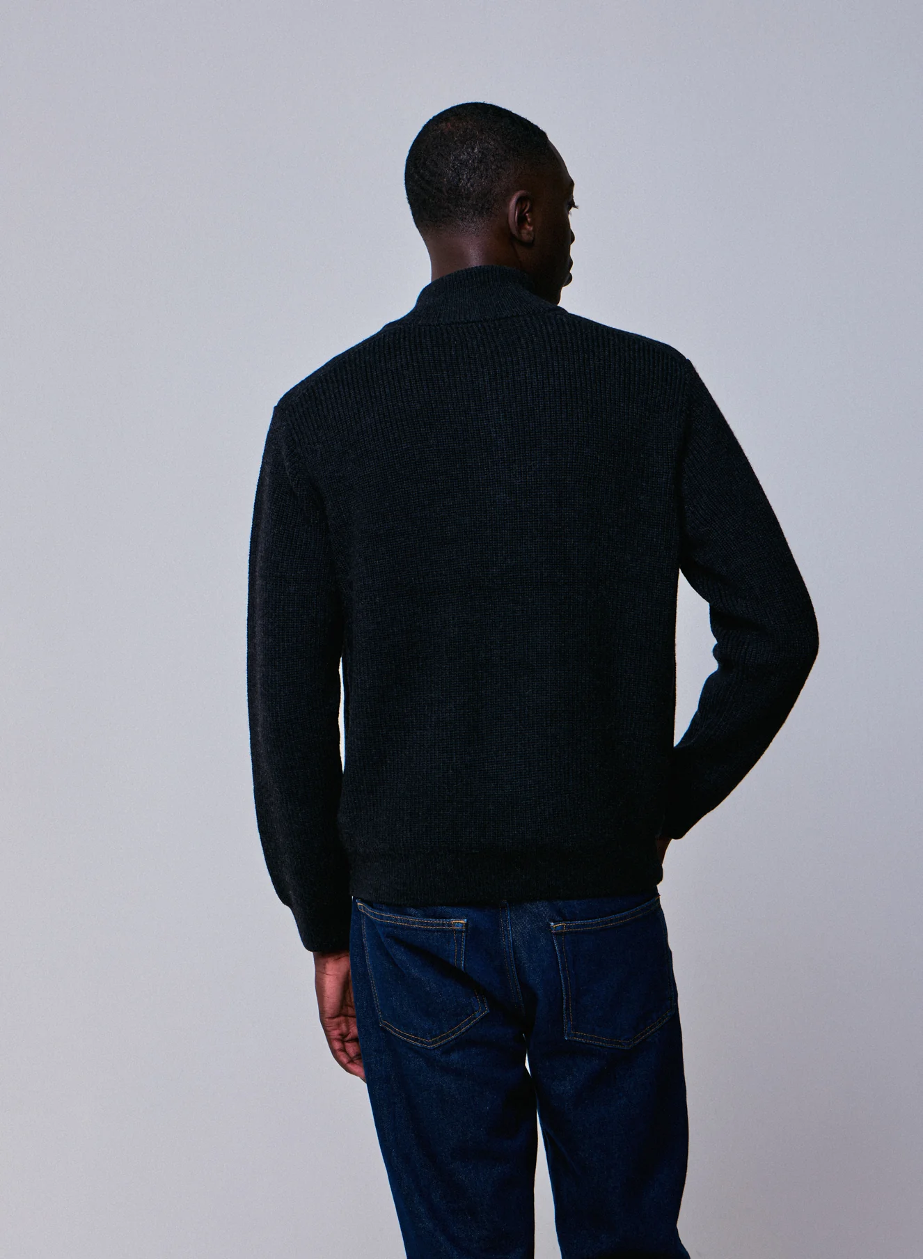 Gilet Noir Col Montant Manches Longues en Laine merinos - Image 5