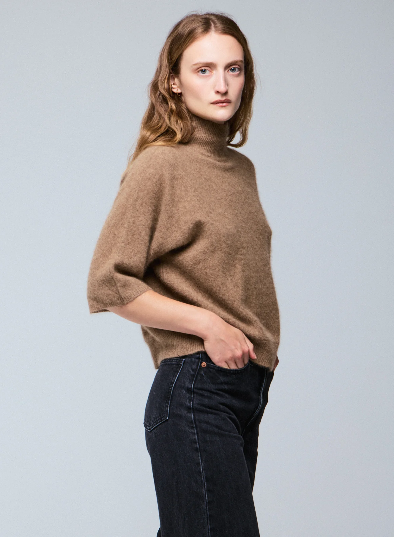 Pull Beige Col Roulé Manches Kimono en Raccoon / Polyamide - Image 2