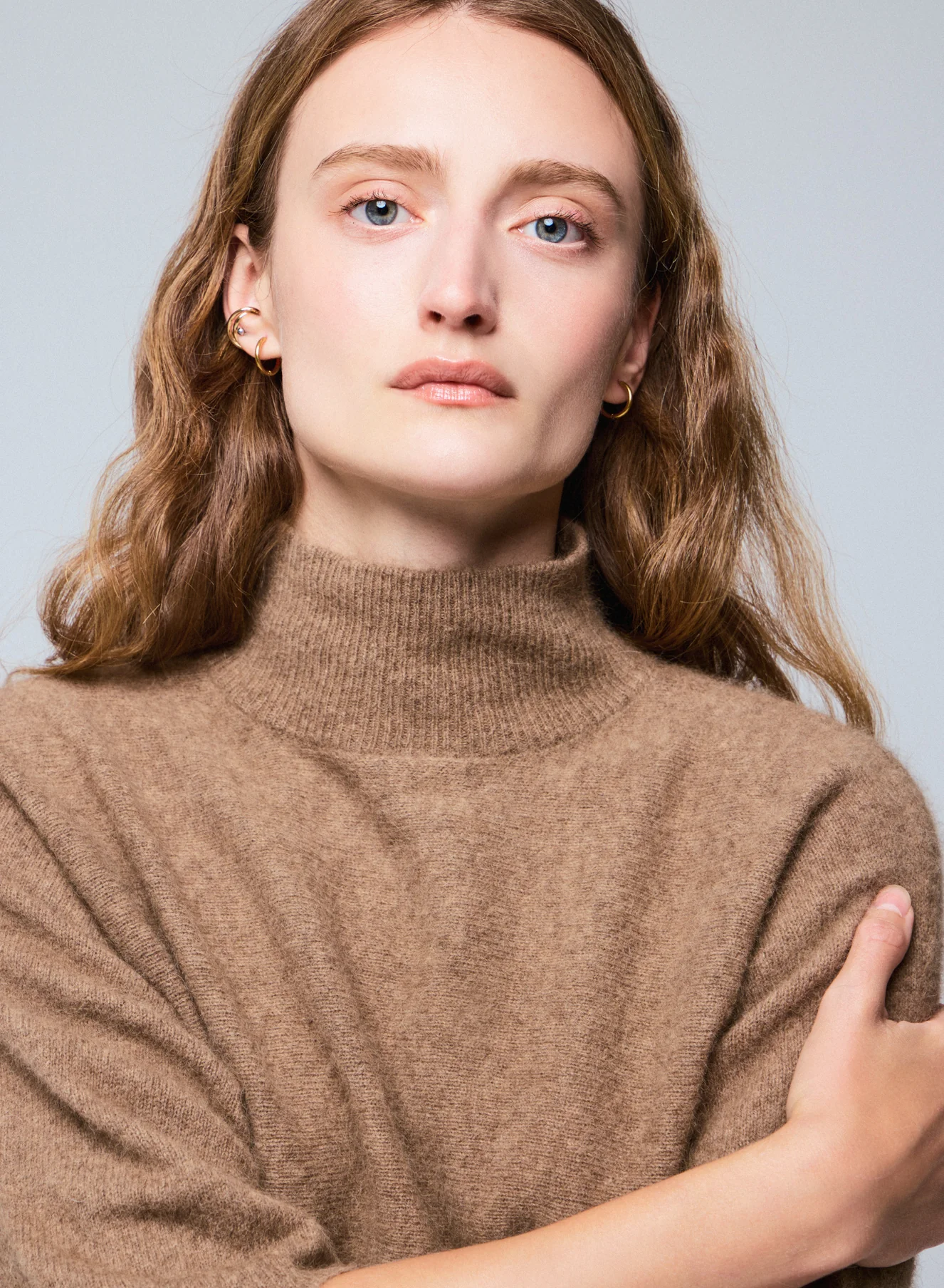 Pull Beige Col Roulé Manches Kimono en Raccoon / Polyamide - Image 3