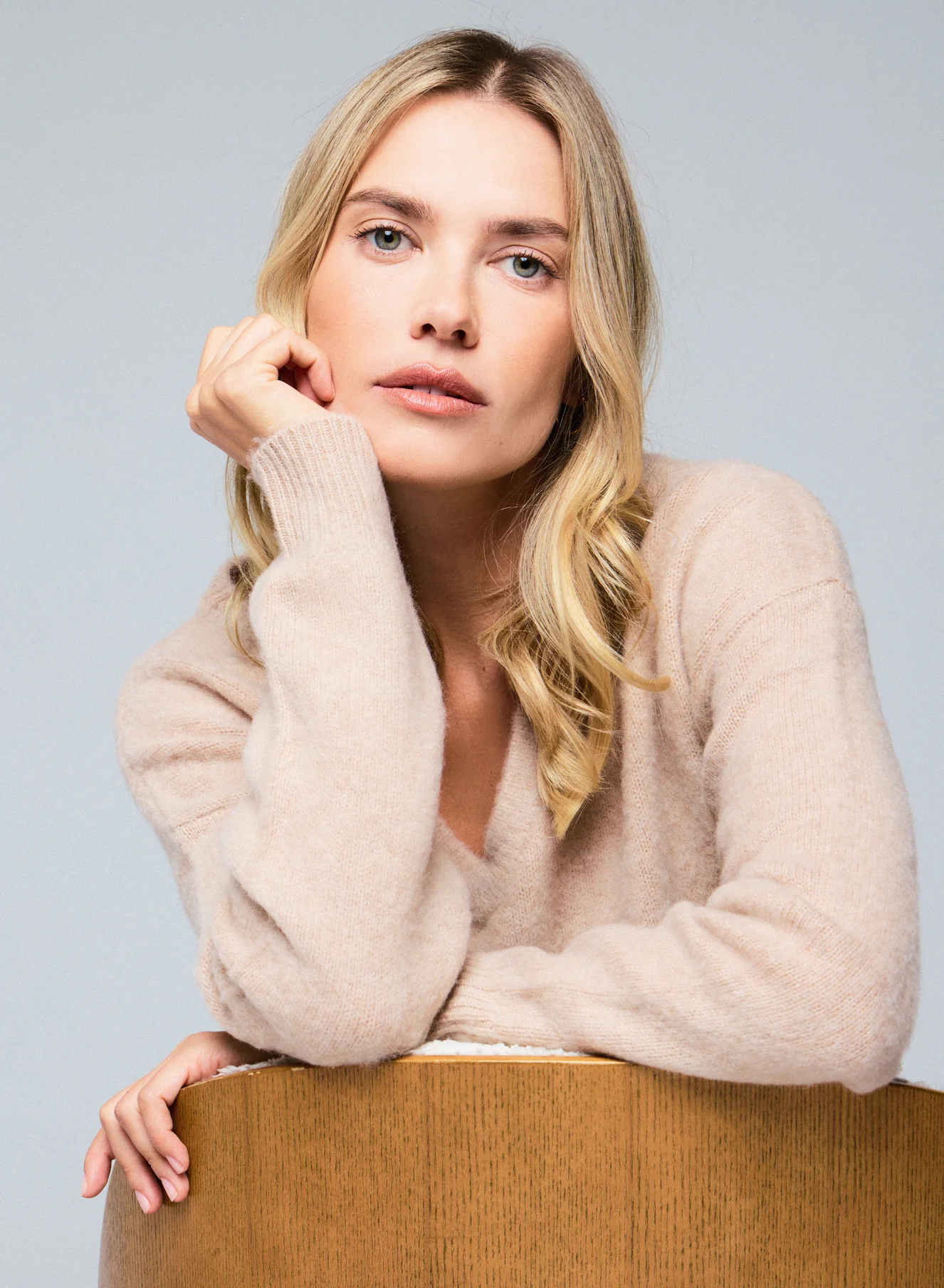 Pull Beige Col V Manches Longues en Laine / Cachemire - Image 2