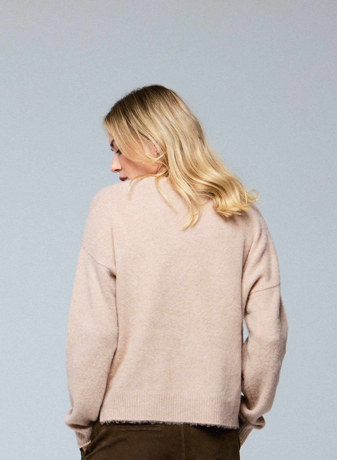Pull Beige Col V Manches Longues en Laine / Cachemire - Image 3
