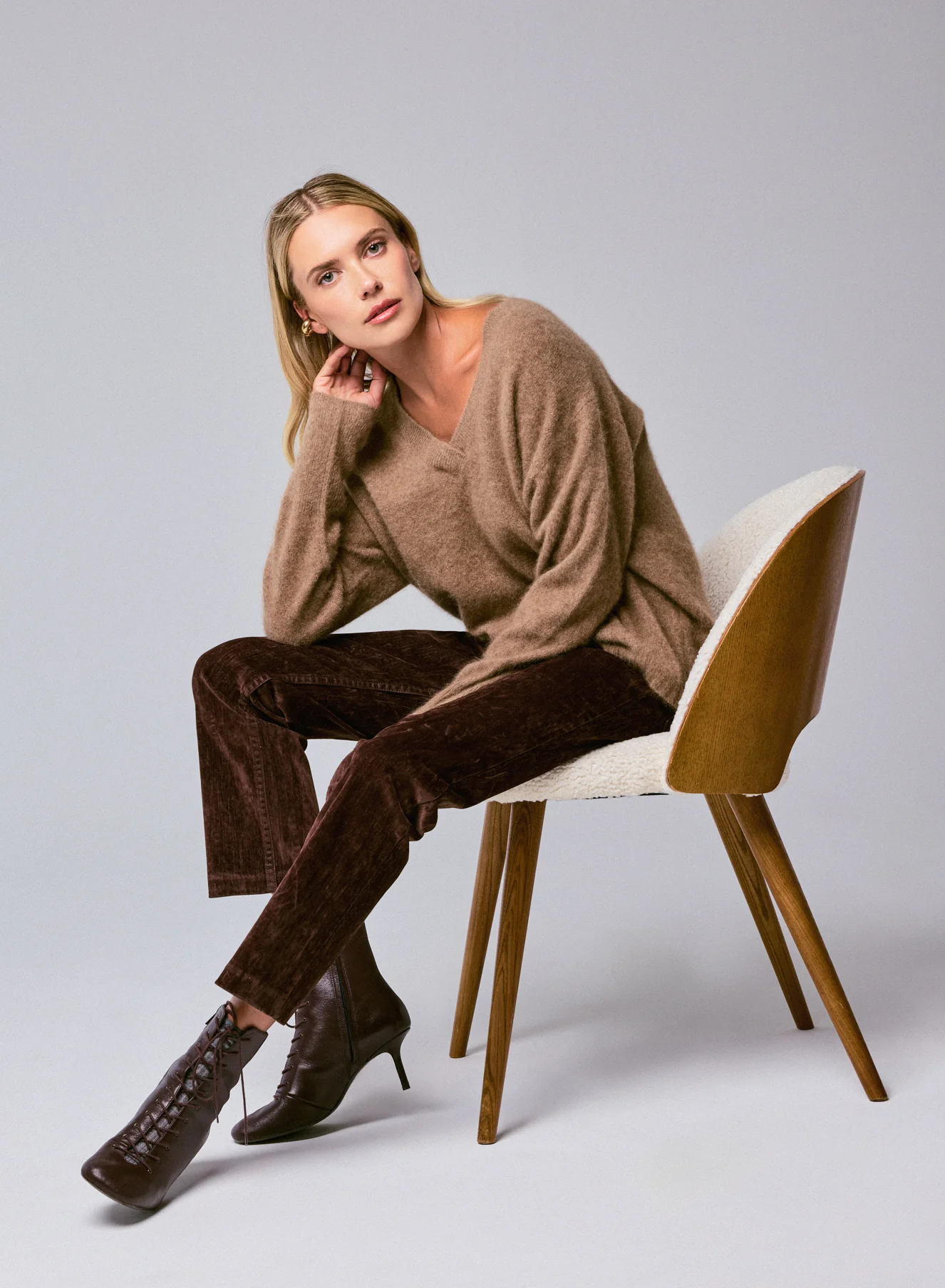 Pull Marron Col V Manches Longues en Raccon wool / Polyamide