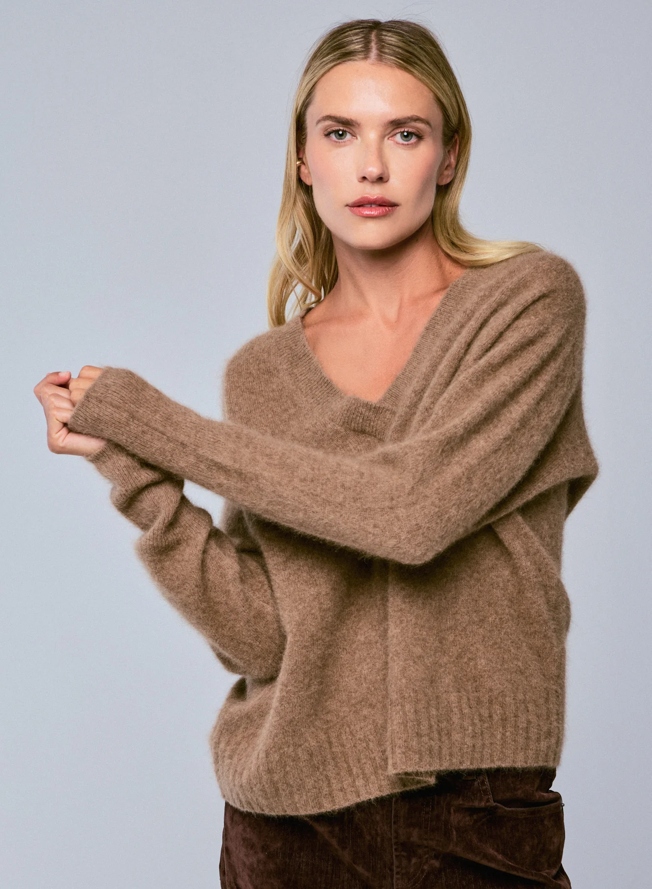 Pull Marron Col V Manches Longues en Raccon wool / Polyamide - Image 2