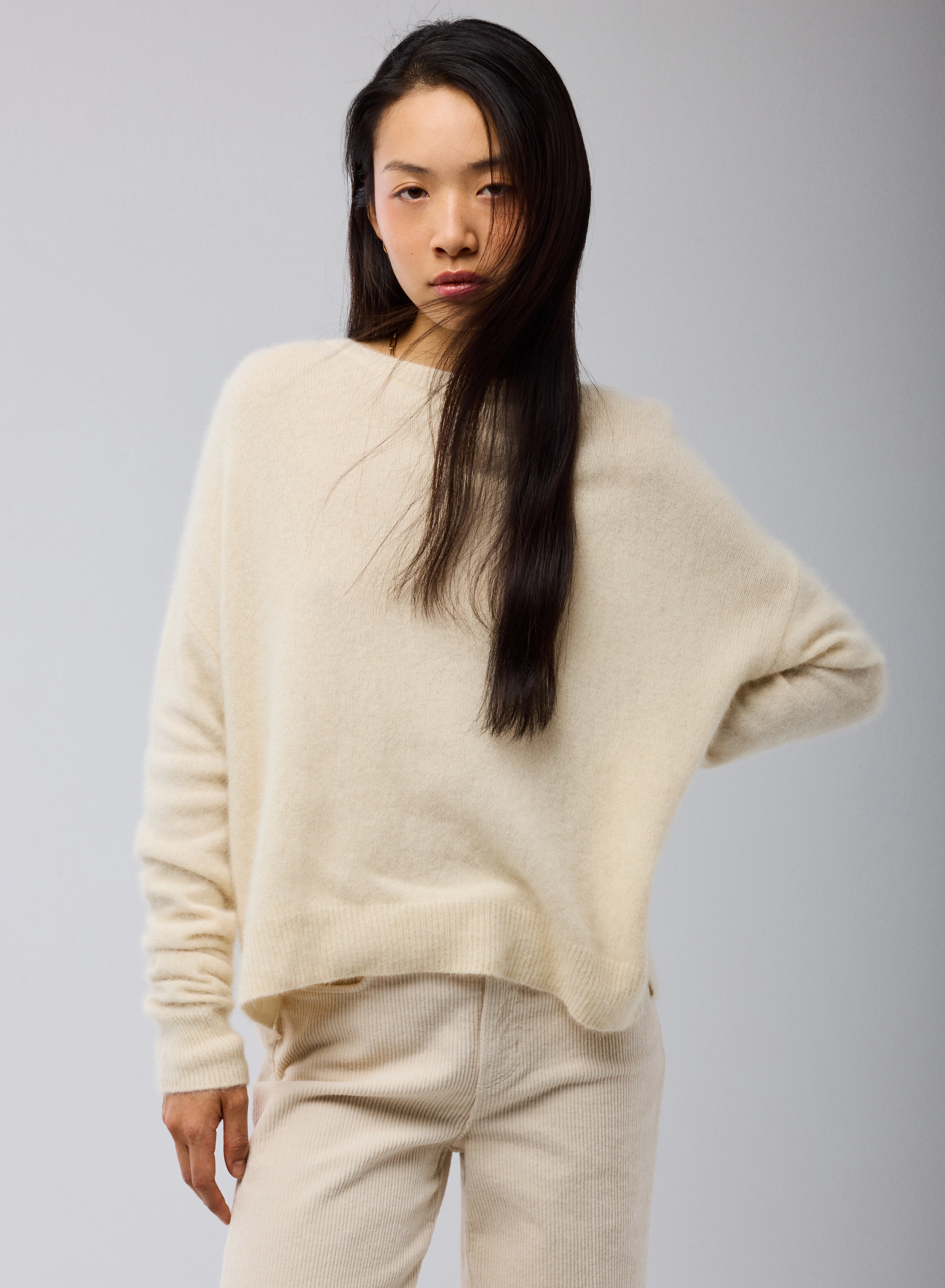 Pull Milk Col Rond Manches Longues en Raccoon/ Polyamide