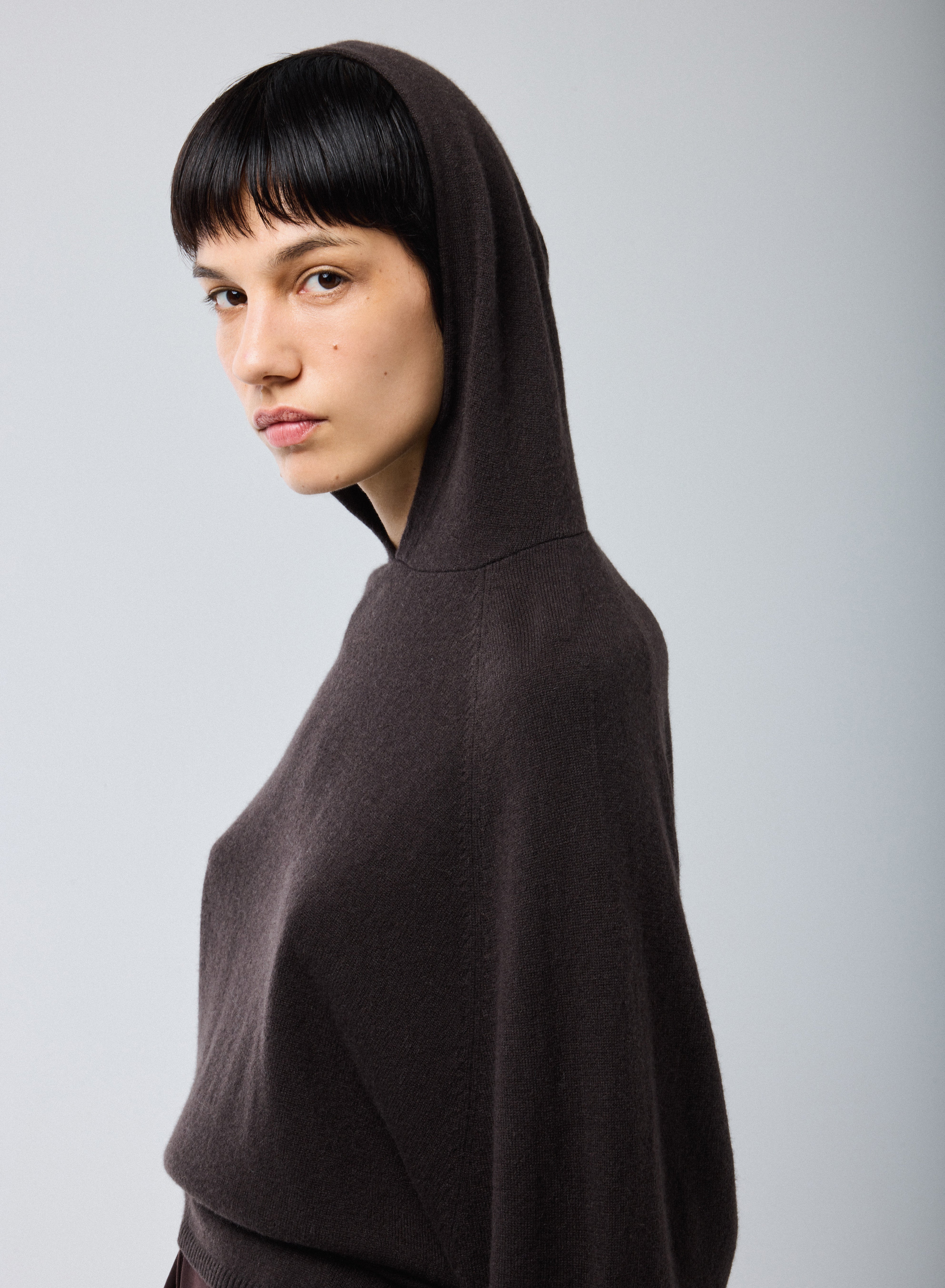 Pull Marron Capuche Manches 3/4 en Cachemire - Image 3
