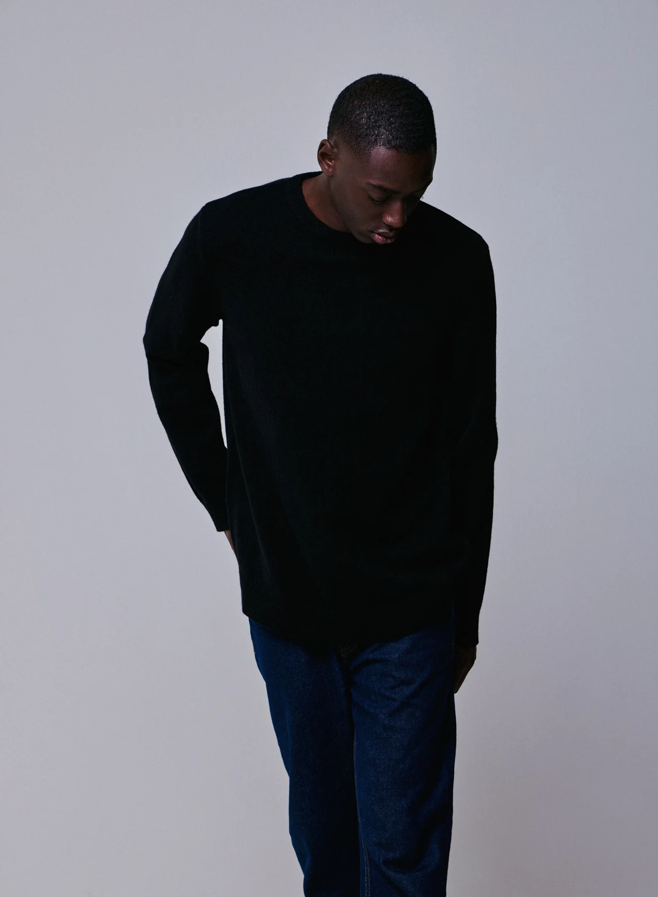 Pull Noir Col Rond Manches Longues en Laine merinos - Image 3