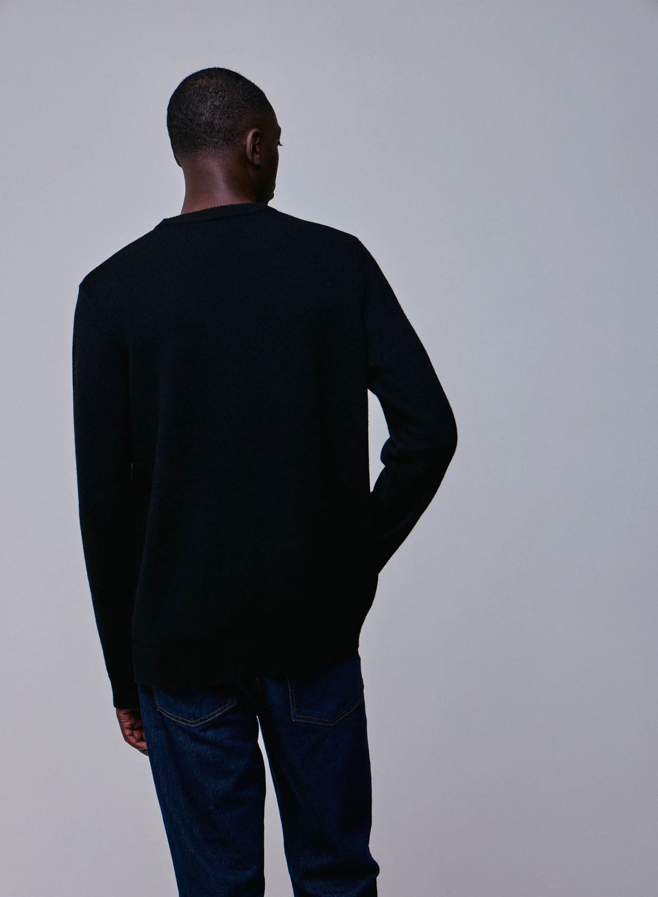 Pull Noir Col Rond Manches Longues en Laine merinos - Image 5
