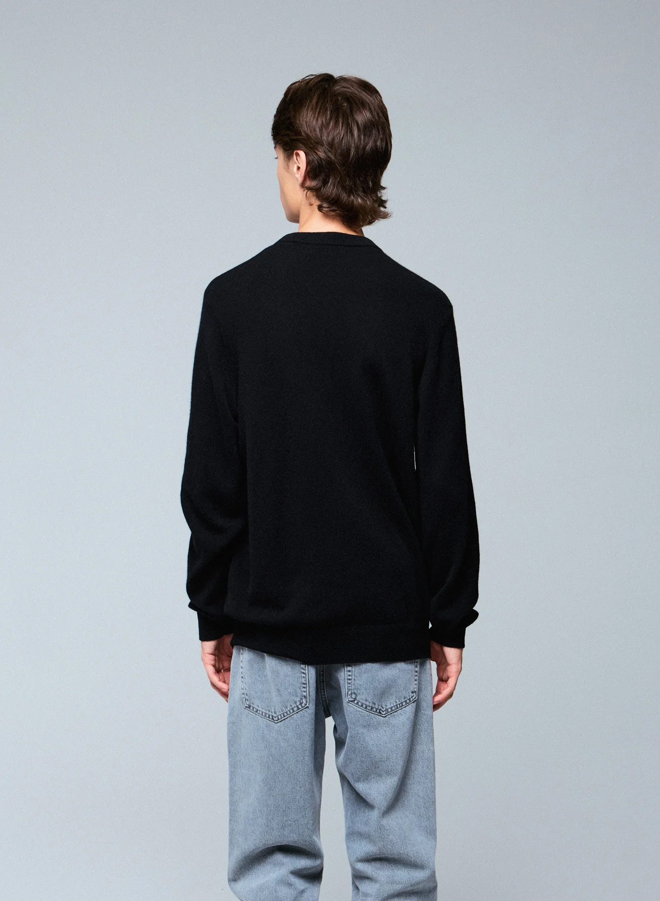 Pull Noir Col Rond Manches Longues en Cachemire - Image 5