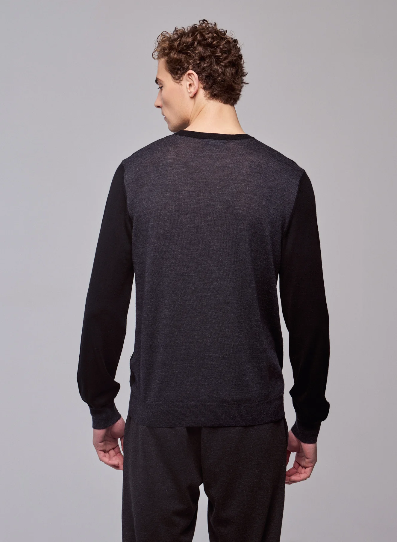 Pull Noir / Gris Col Rond Manches Longues en Laine merinos - Image 4