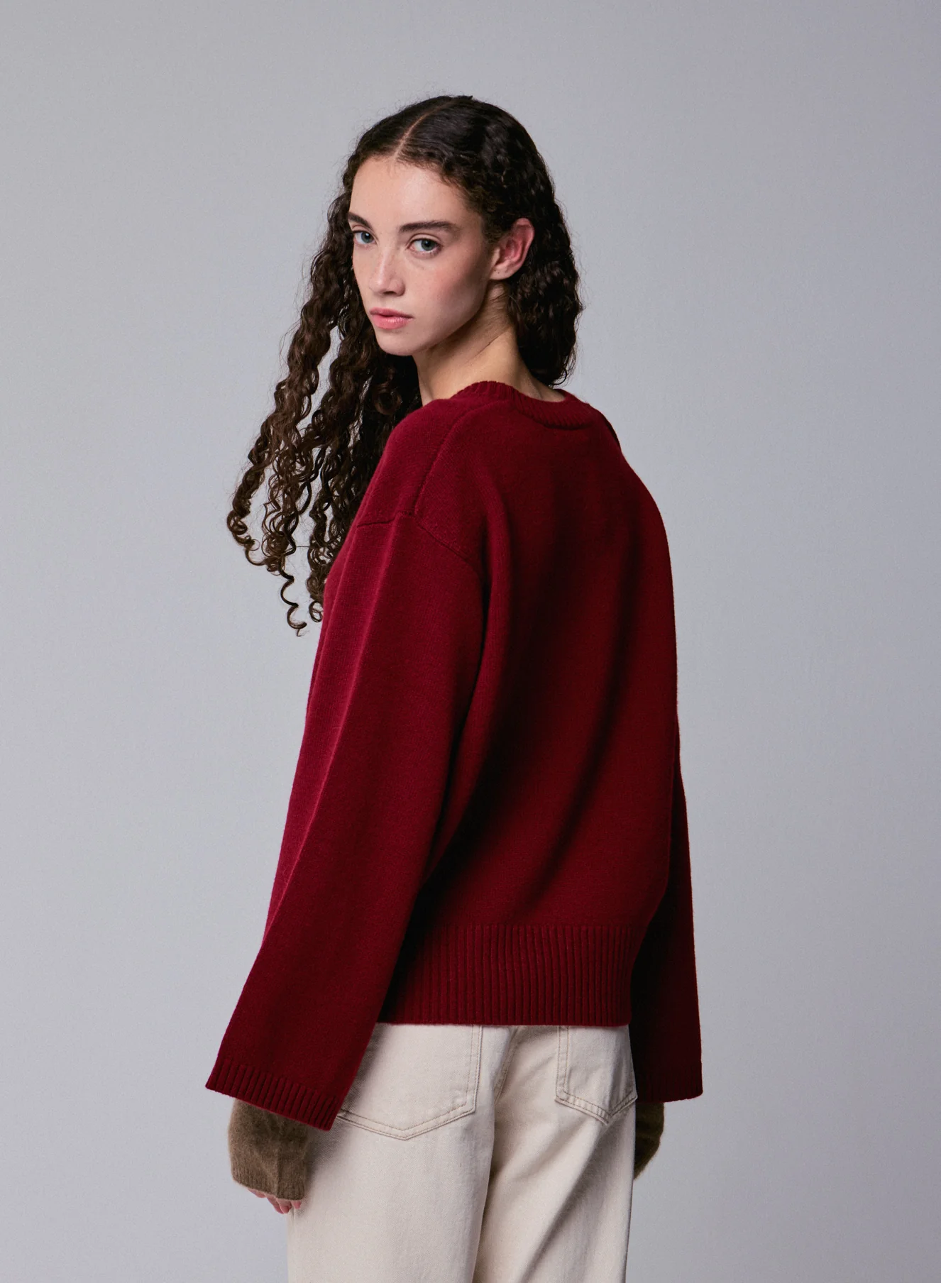 Pull Rouge Col V Manches Longues en Laine merinos - Image 5