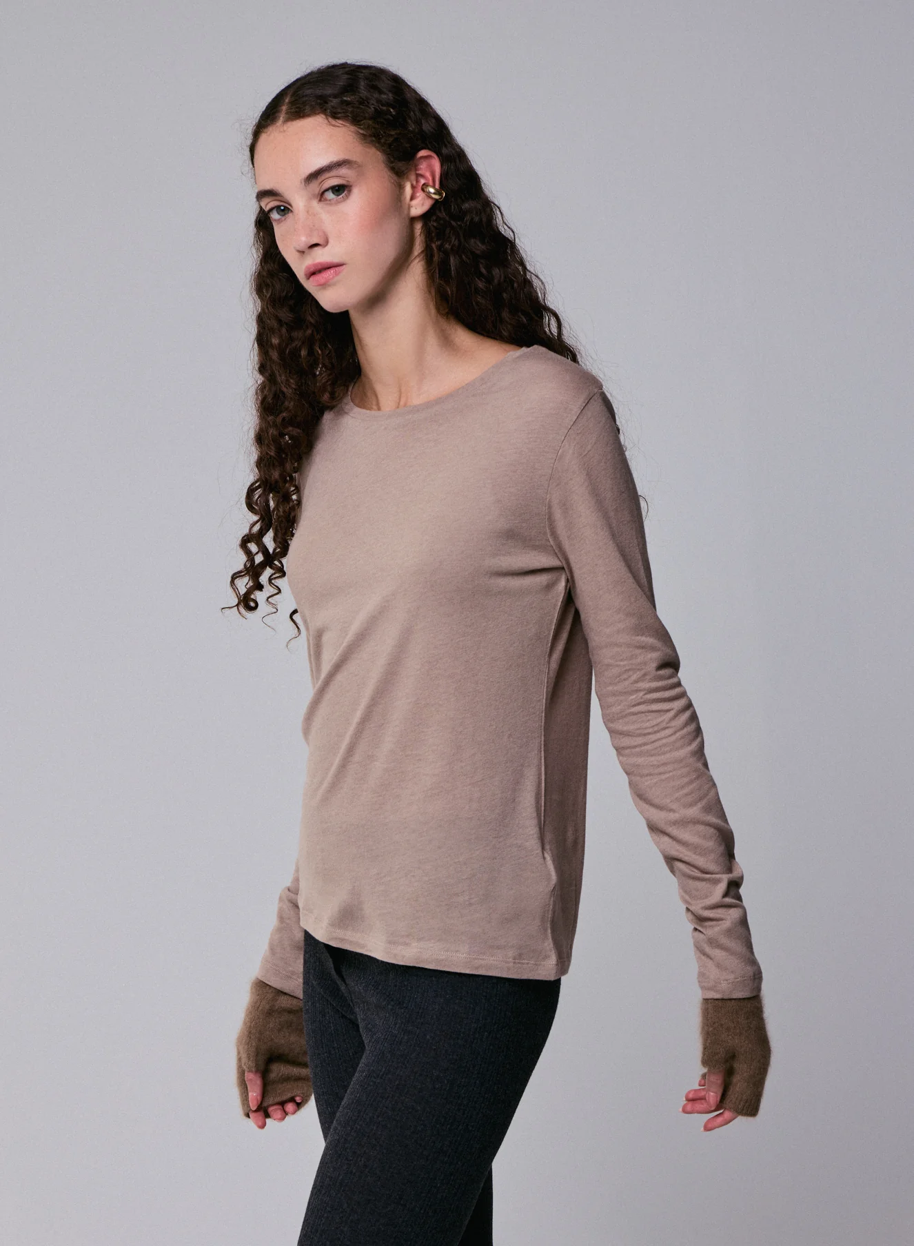 T-shirt Beige Col Rond Manches Longues en Coton Organique et Cachemire - Image 4
