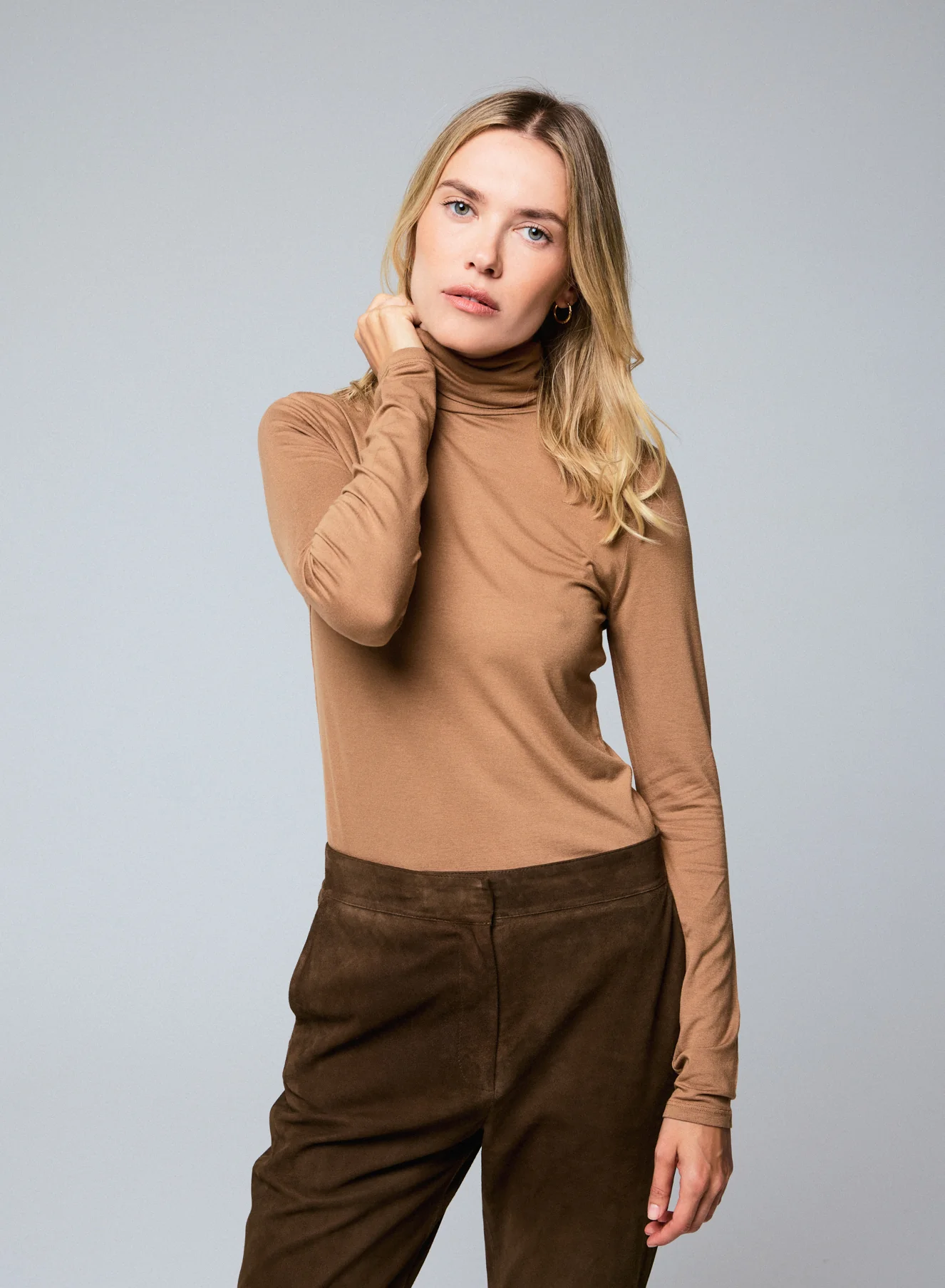 T-shirt Beige Col Roulé Manches Longues en Viscose et Elasthanne