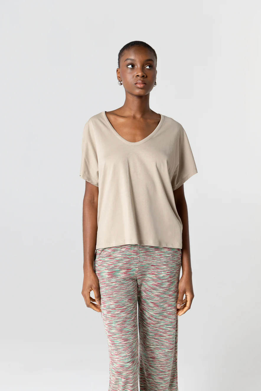 T-shirt Beige Col V Manches Courtes en Coton Supima