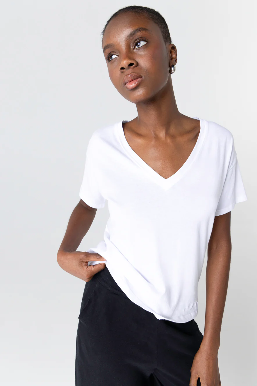 T-shirt Blanc Col V Manches Courtes en Coton organique