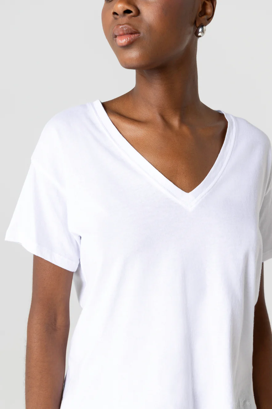 T-shirt Blanc Col V Manches Courtes en Coton organique - Image 4