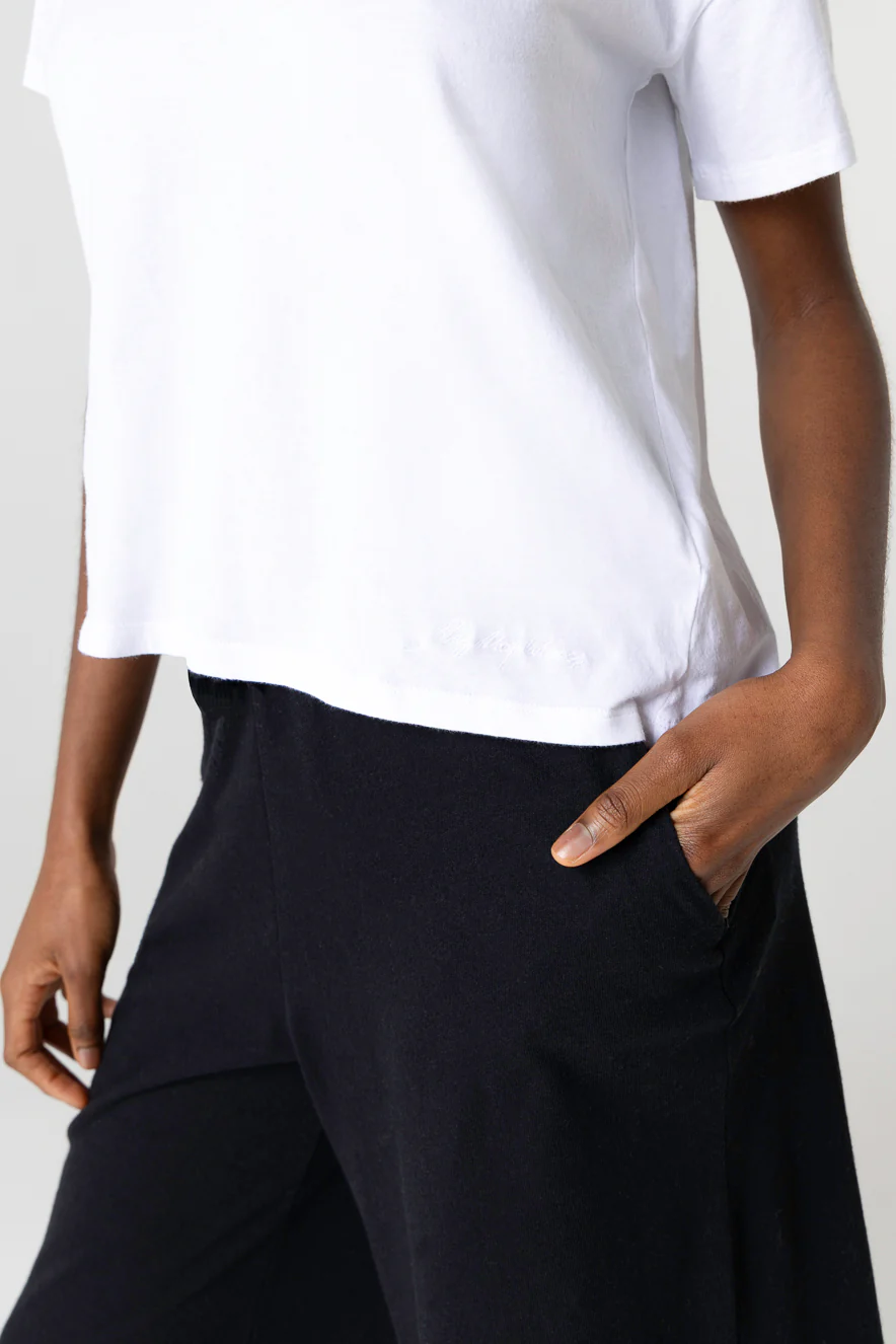 T-shirt Blanc Col V Manches Courtes en Coton organique - Image 5