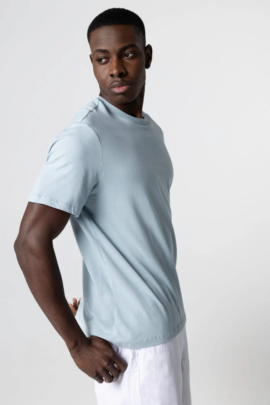 T-shirt Bleu Clair Col Rond Manches Courtes en Coton Organique - Image 2