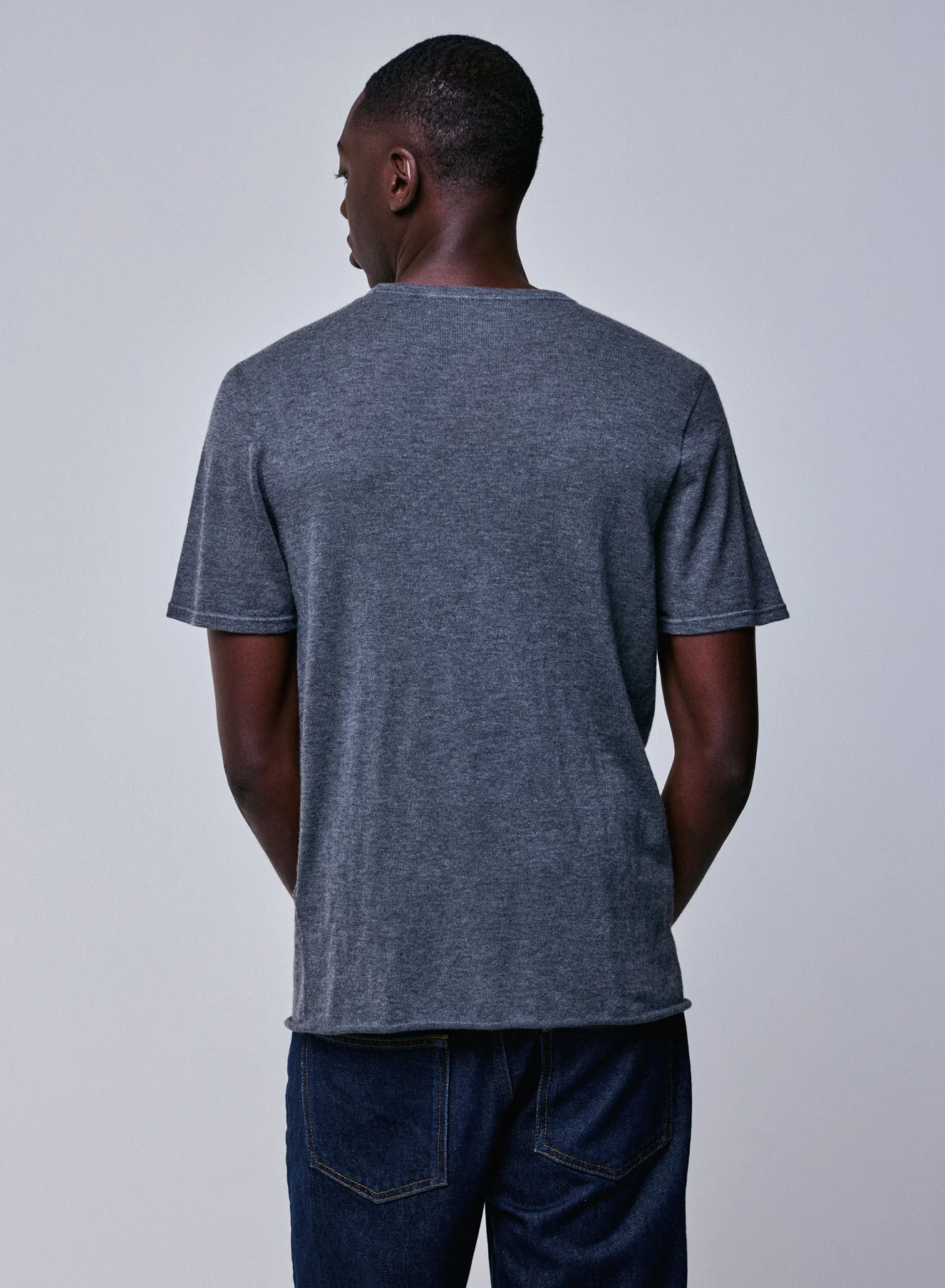 T-shirt Gris Col Rond Manches Courtes en Cachemire - Image 4