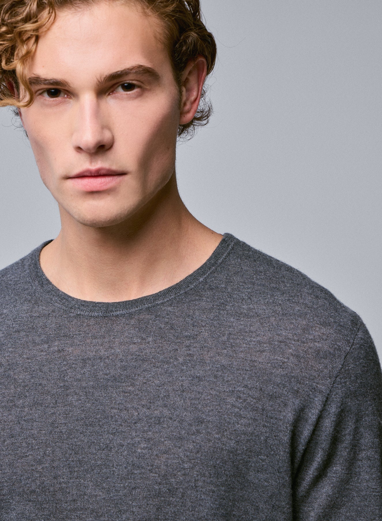 T-shirt Gris Col Rond Manches Longues en Cachemire - Image 3