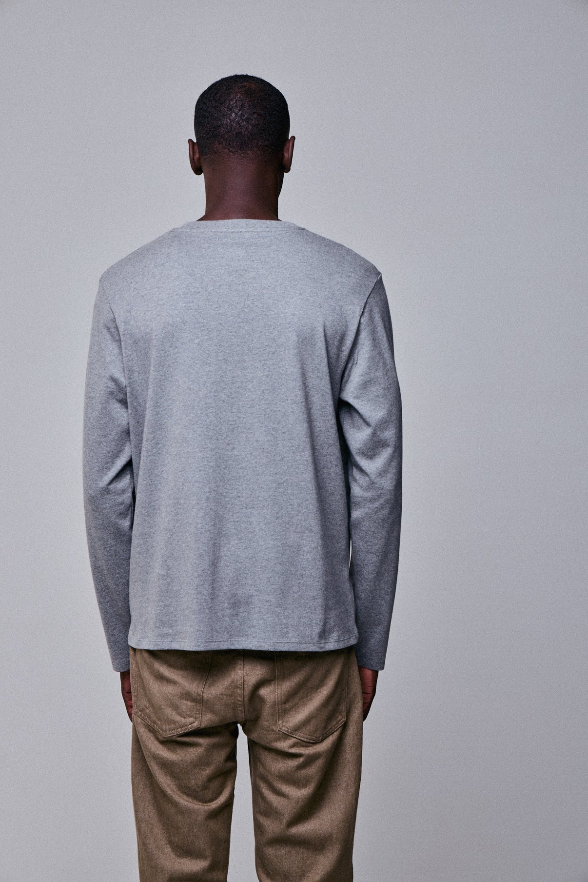 T-shirt Gris Col Rond Manches Longues en Coton organique - Image 4