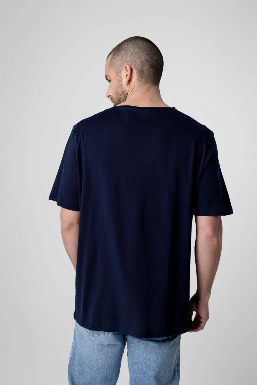 T-shirt Marine Col V Manches Courtes en Coton organique - Image 4