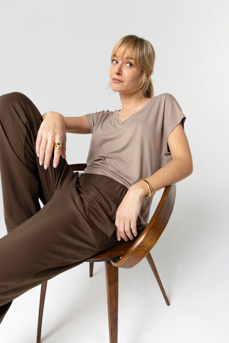 T-shirt Marron Col V Manches Courtes en Viscose / Elasthanne
