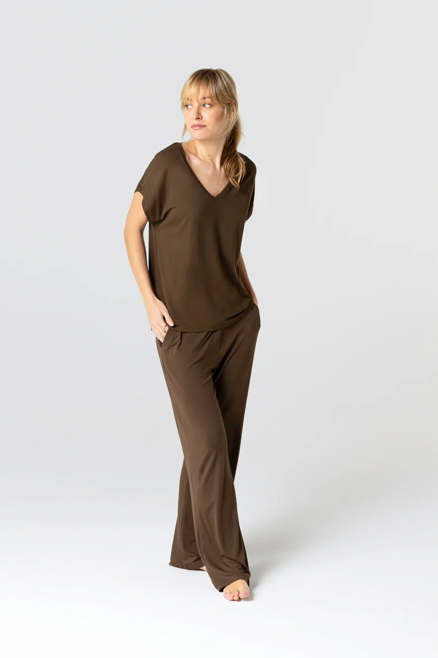T-shirt Marron Foncé Col V Manches Courtes en Viscose / Elasthanne - Image 2