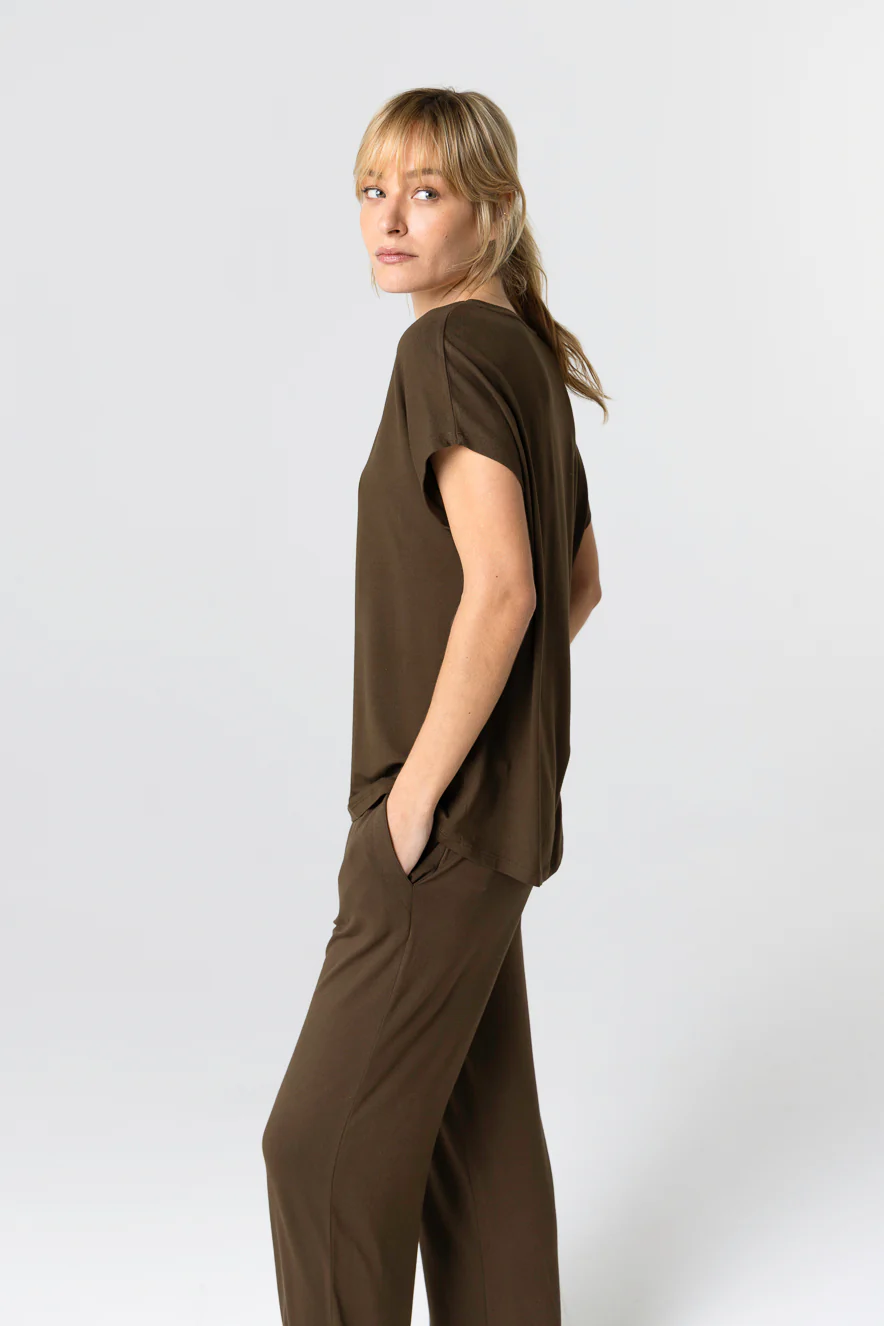 T-shirt Marron Foncé Col V Manches Courtes en Viscose / Elasthanne - Image 4