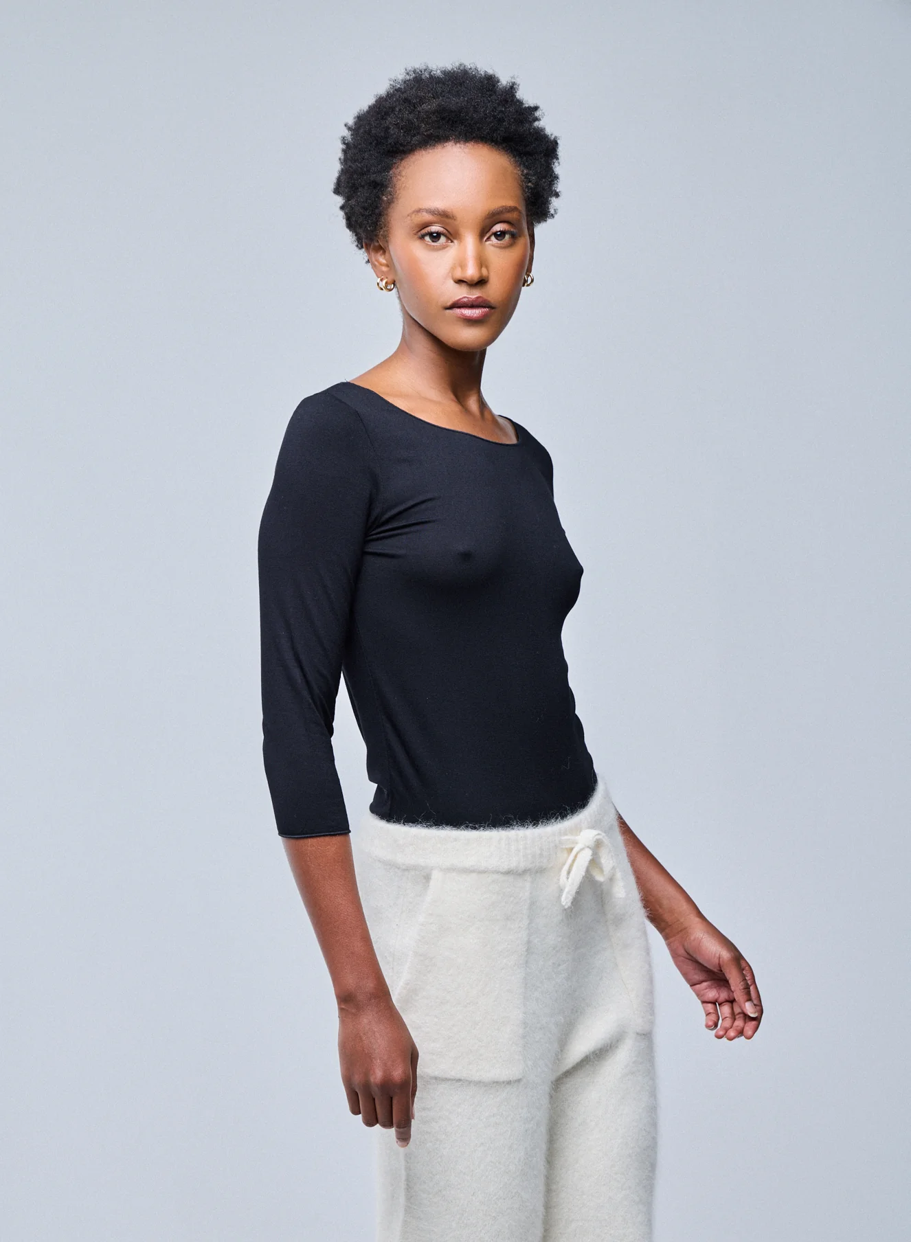 T-shirt Noir Adèle Col Bateau en Viscose / Élasthanne - Image 3
