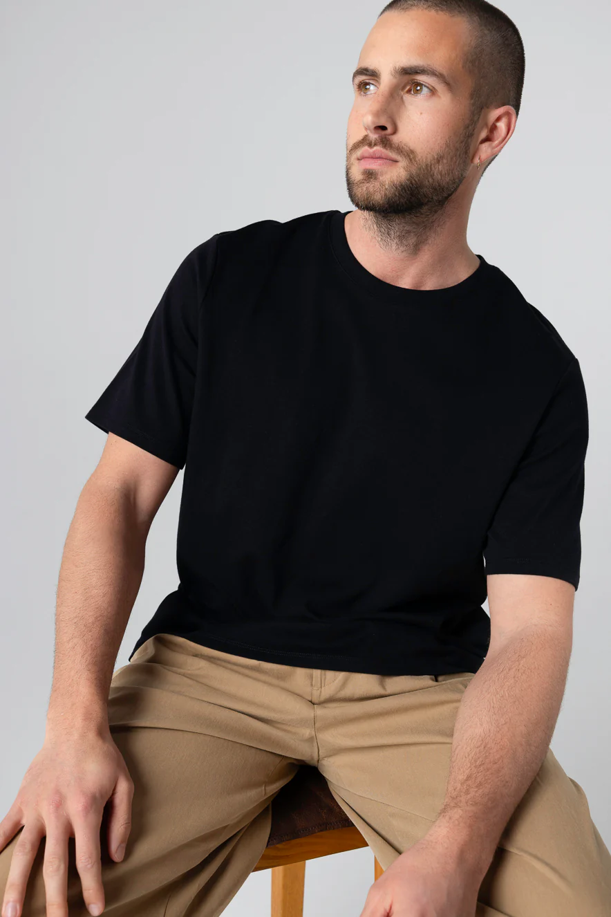 T-shirt Noir Col Rond Manches Courtes en Coton Supima - Image 5