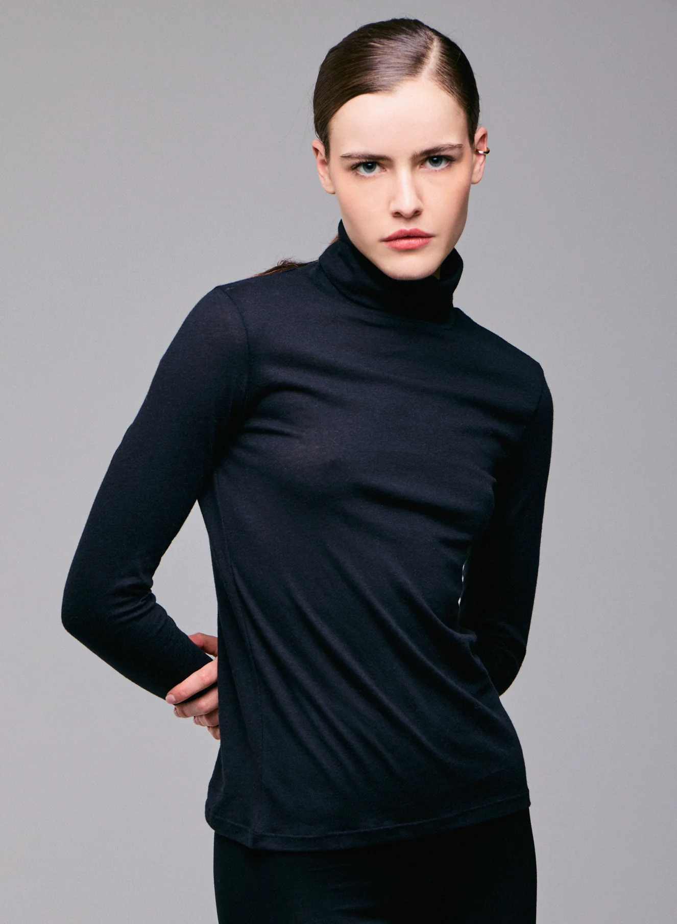 T-shirt Noir Col Roulé Manches Longues en Coton Organique et Cachemire