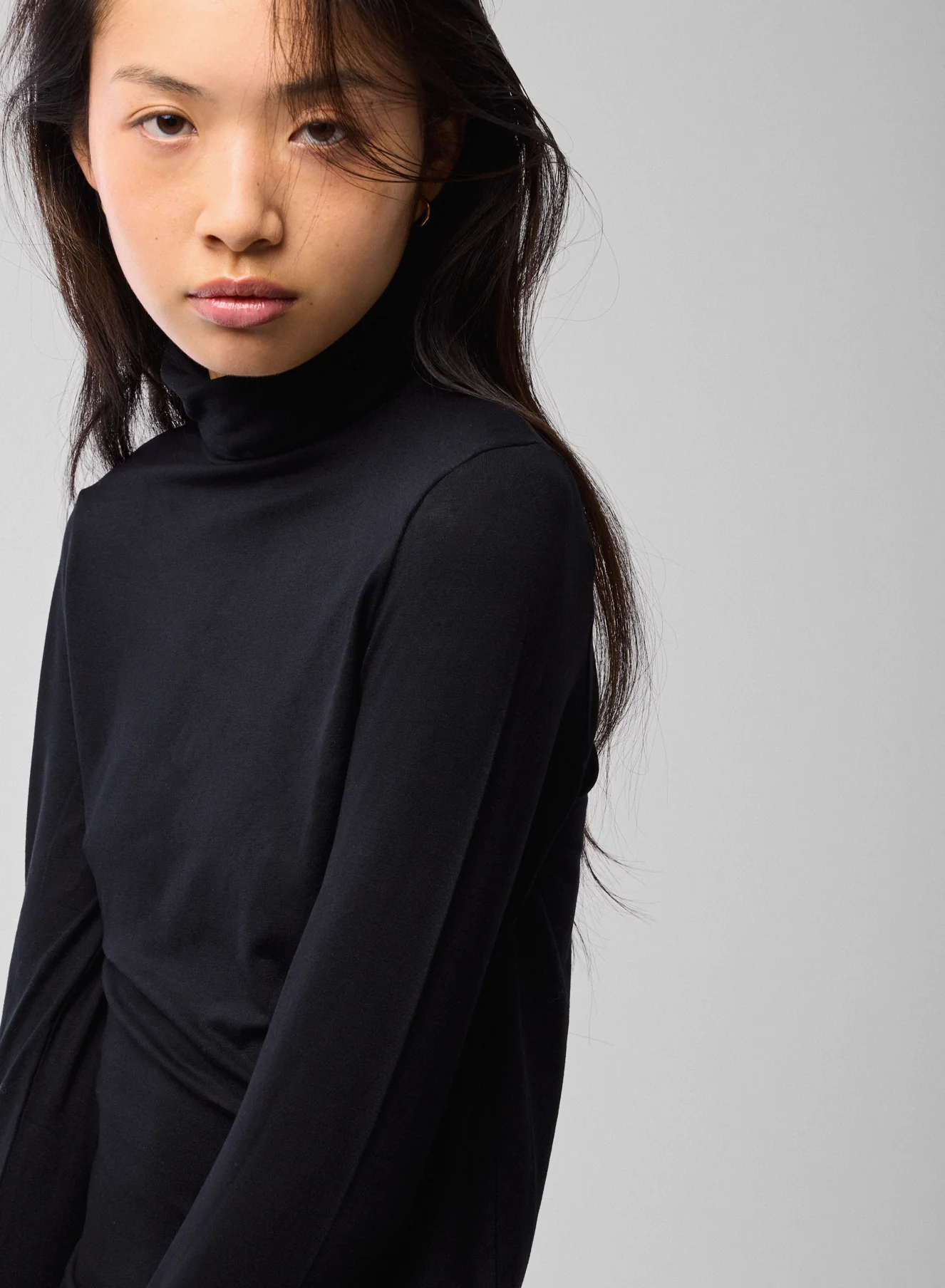 T-shirt Noir Col Roulé Manches Longues en Viscose et Élasthanne