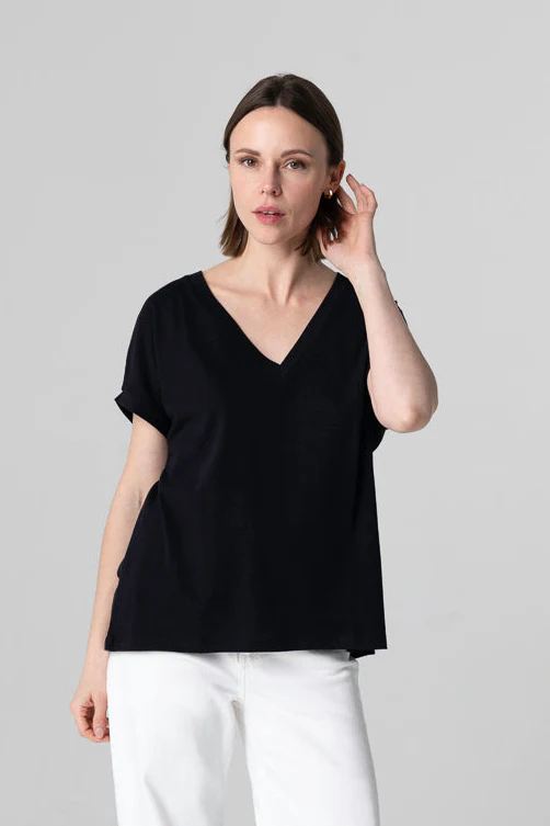 T-shirt Noir Col V Manches Courtes en Coton Organique