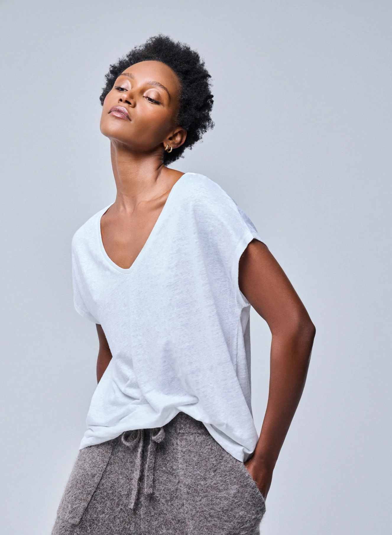 T-shirt Blanc Col V Manches Courtes en Lin / Elasthanne - Image 3